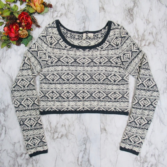 Anthropologie Sweaters - Anthropologie Moth Cropped Sweater
